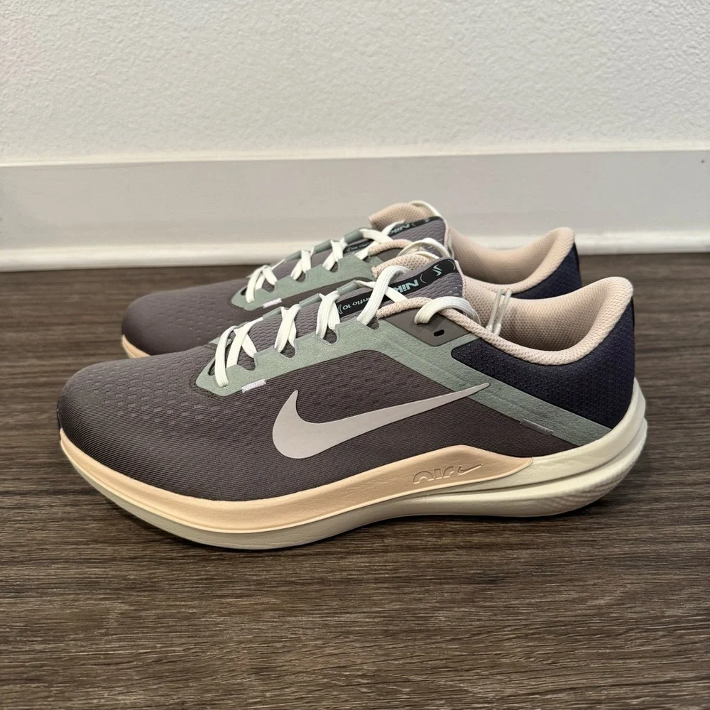Nike AIR WINFLO 10 sz 11, 12